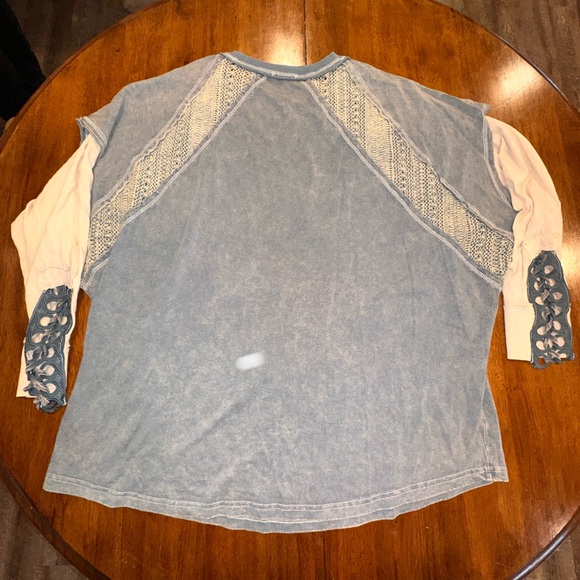 Gimmicks Blue and White Long Sleeve Top from Buckle - Picture 5 of 5